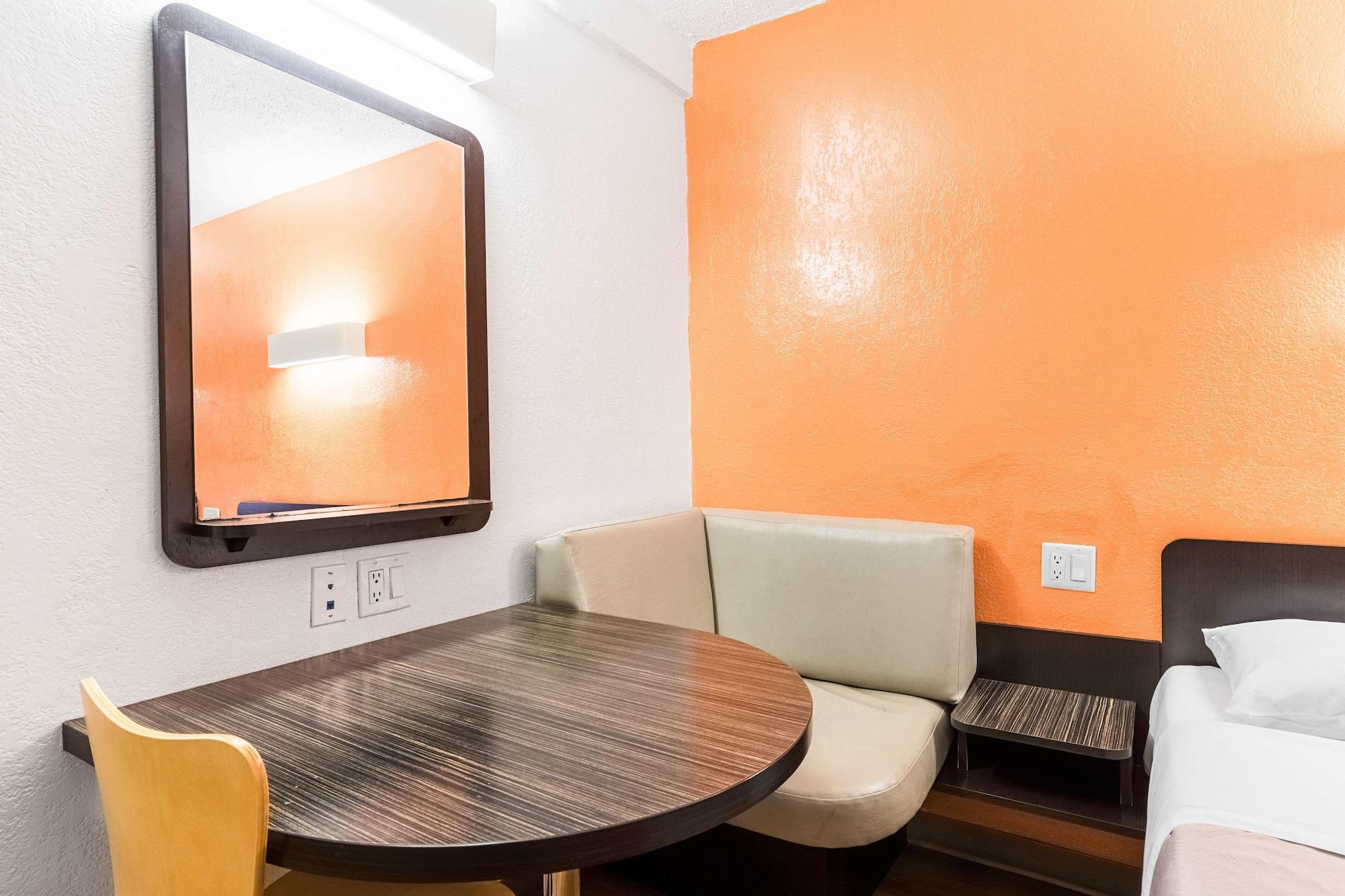 Motel 6-Long Beach, Ca - International City Exterior photo