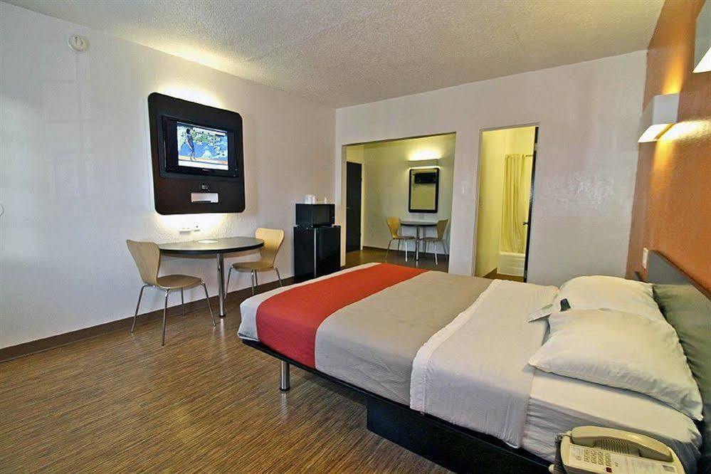 Motel 6-Long Beach, Ca - International City Exterior photo